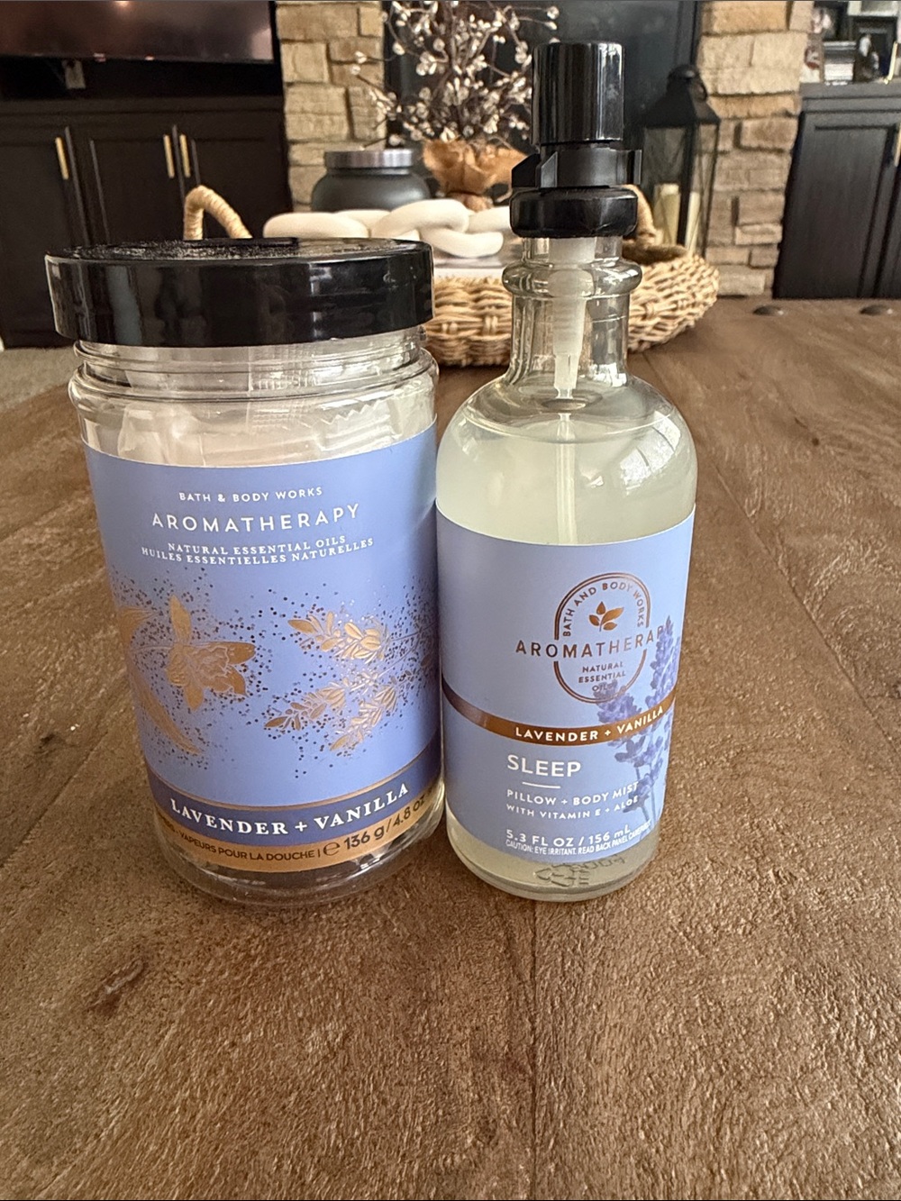 Bath & body Works aromatherapy SLEEP Lavender & Vanilla Shower Steamer Mist Body
